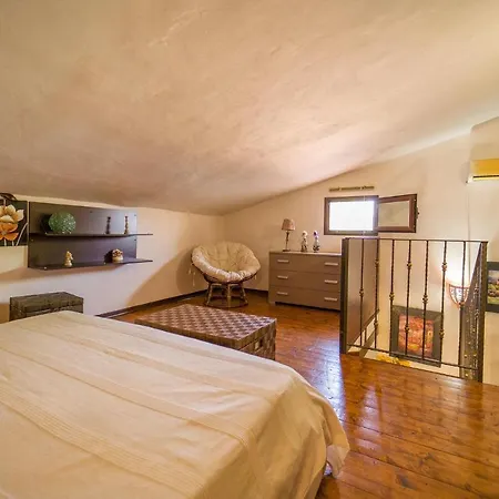 Casa vacanze Lovely In With Wifi